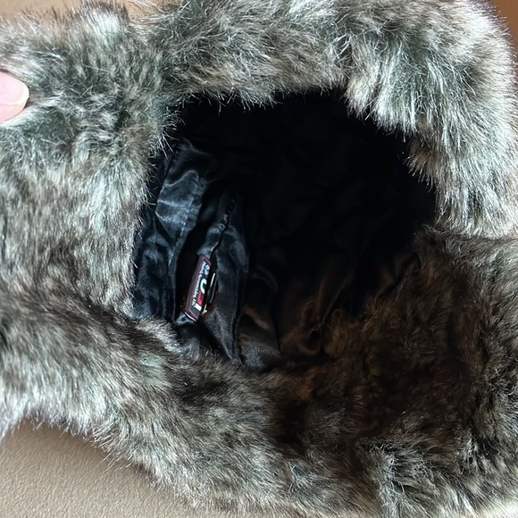 U3i Faux Fur Trapper Hat in Black and Gray - M/L - Picture 7 of 10
